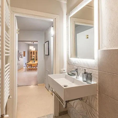 Nuovo Con Vista In Pieno Centro Storico Apartman